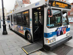 Autobus con rampa per disabili