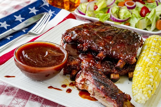 Ribs, costolette e altro cibo per la festa del 4 luglio