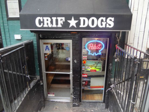 gli hot dog a new york da crif dogs