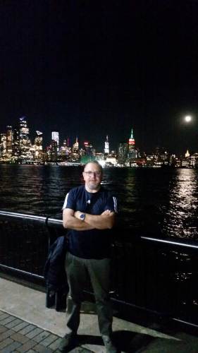 Empire State Building di New York illuminato tricolore italiano per il Columbus Day