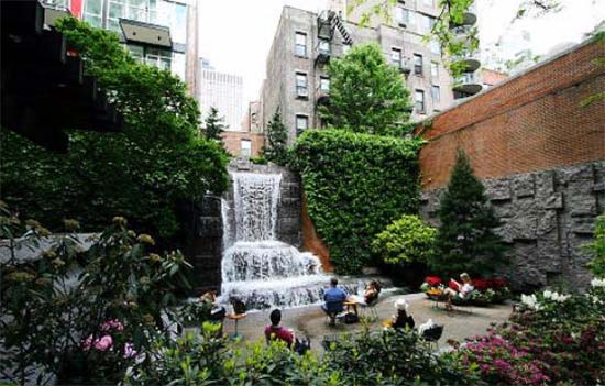 giardino segreto al Greenacre Park di New York