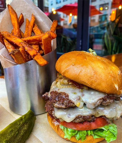 Post instagram dell'hamburger di 5 Napkin a New York