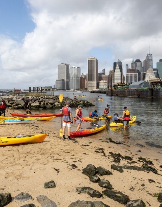 Pier 2 kayak Brooklyn Bridge Park