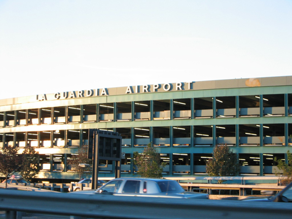 vista frontale la guardia airport ny