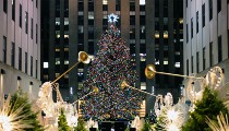 Albero di Natale illuminato al Rockefeller Center