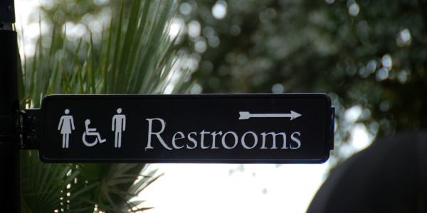 Tipica indicazione per Restrooms