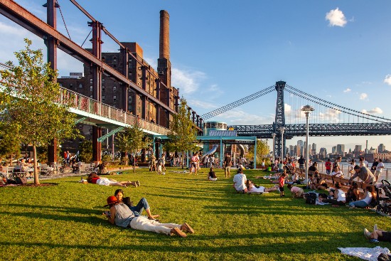 Domino Park, New York a luglio