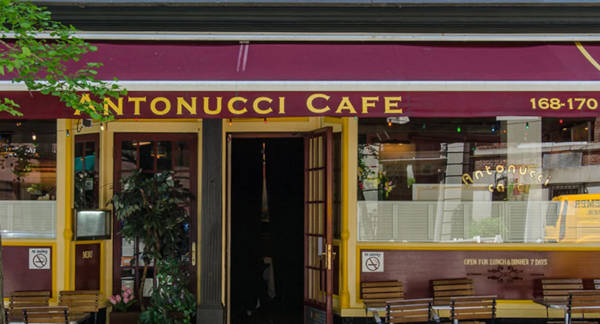 Ristorante italiano Antonucci Cafe a New York