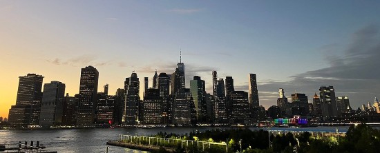 Skyline notturno di New York