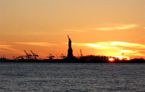 tramonto ripreso dalla punta sud di manhattan