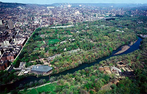 Veduta aerea di una parte dell'area del Bronx Zoo a New York. Spicca sicuramente la notevole superficie visitabile, una vera riserva naturalistica nel cuore della città.