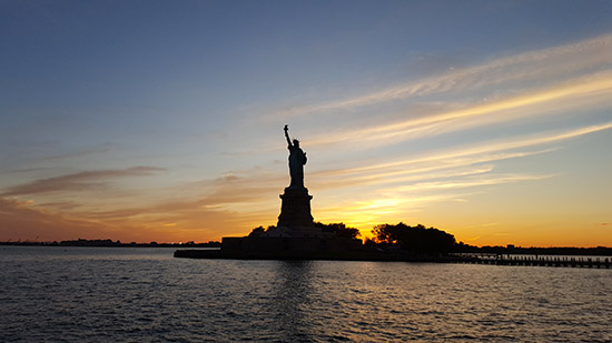 vista Statua della Libertà dal battello gratuito